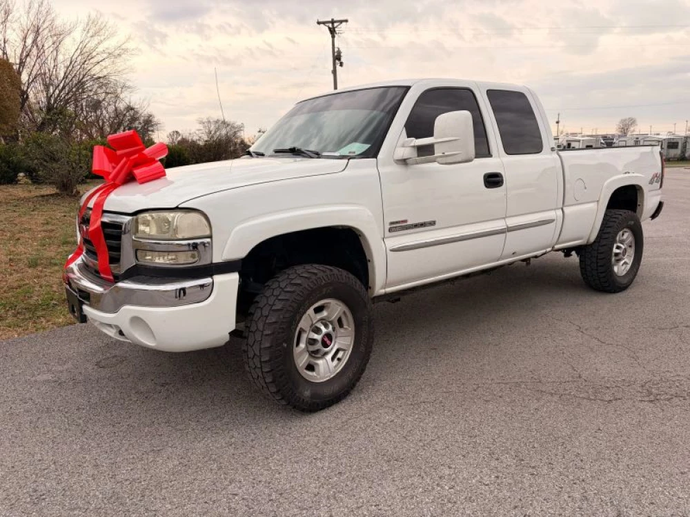 2005 GMC Sierra 2500HD's photo