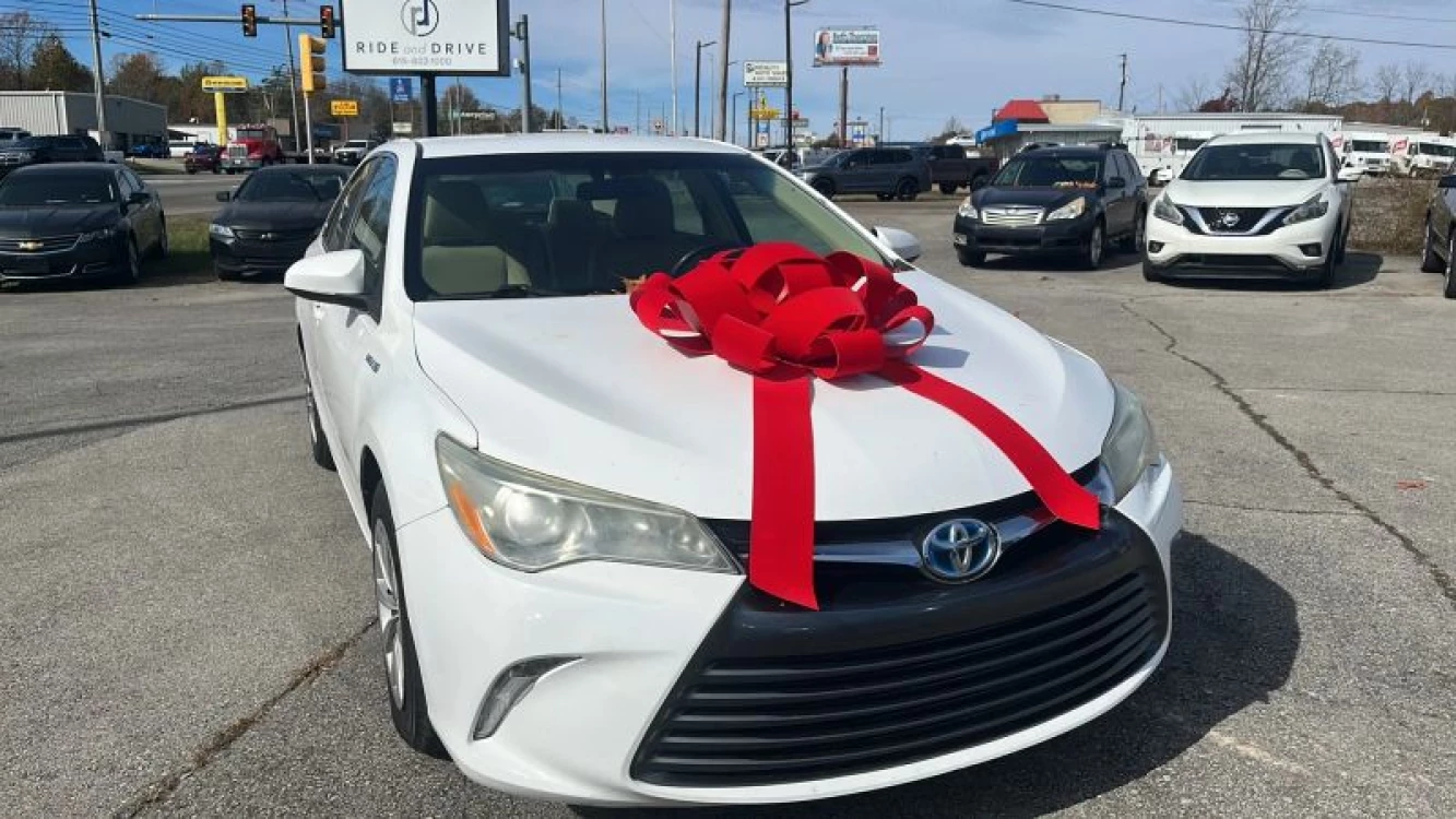 2015 Toyota Camry LE Hybrid