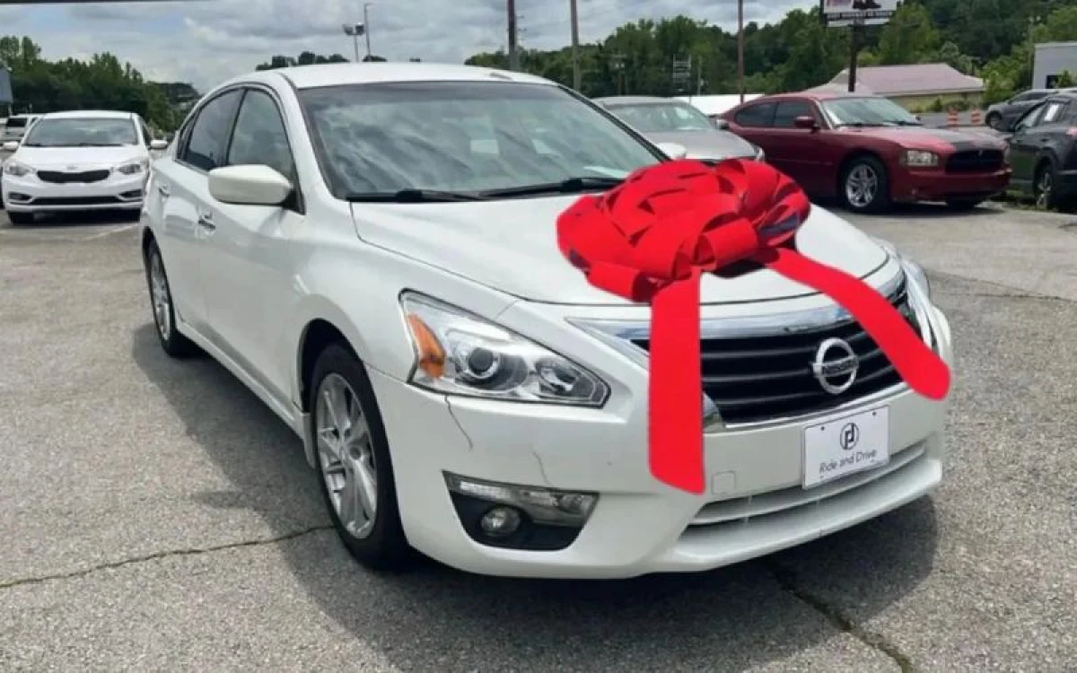 2013 Nissan Altima Sedan's photo