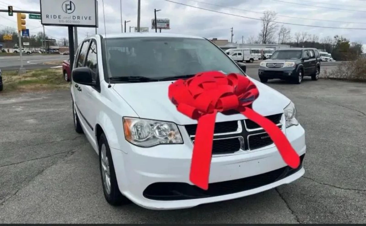 2015 Dodge Grand Caravan American Value Package's photo