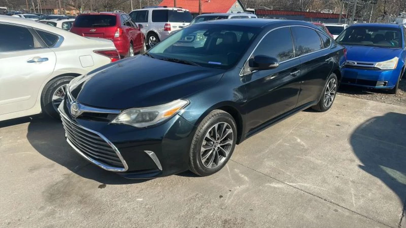 2018 Toyota Avalon XLE's photo