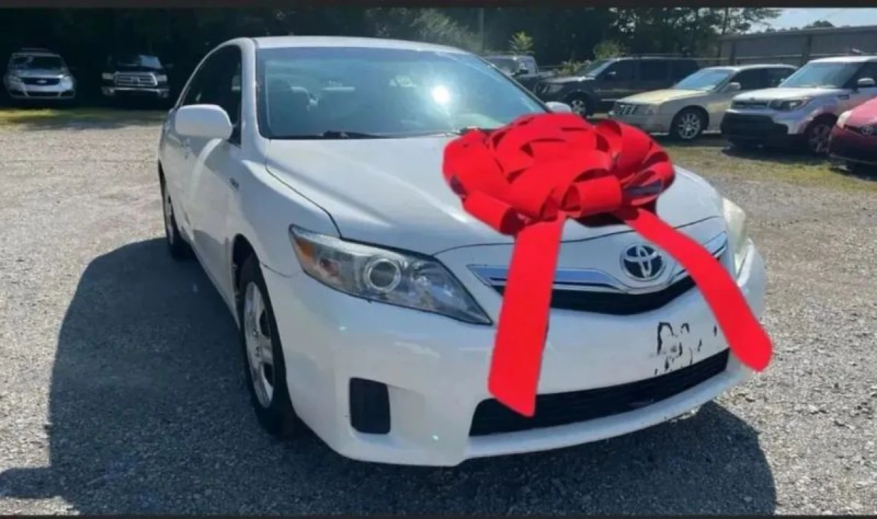 2011 Toyota Camry Hybrid's photo