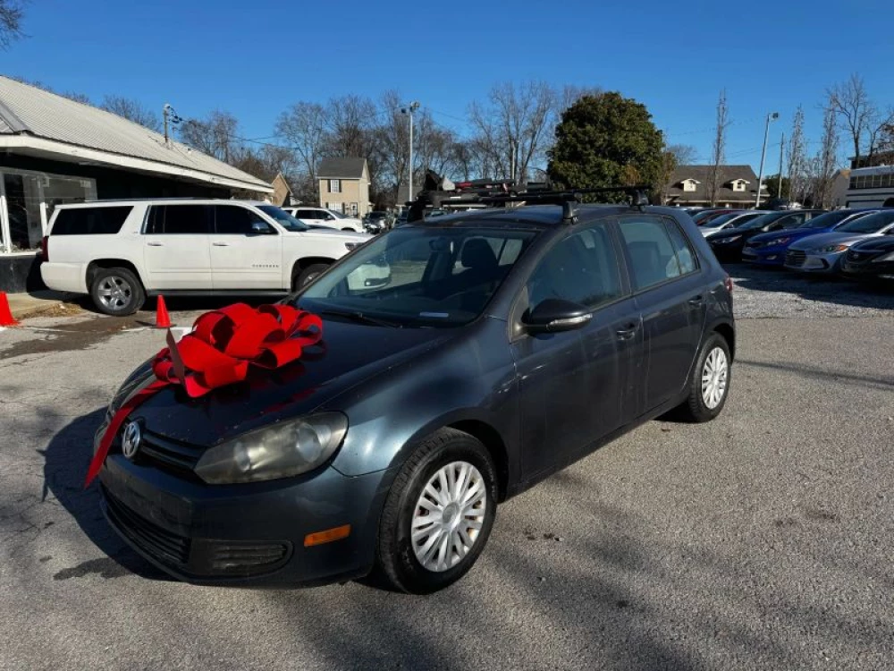 2011 Volkswagen Golf Base's photo