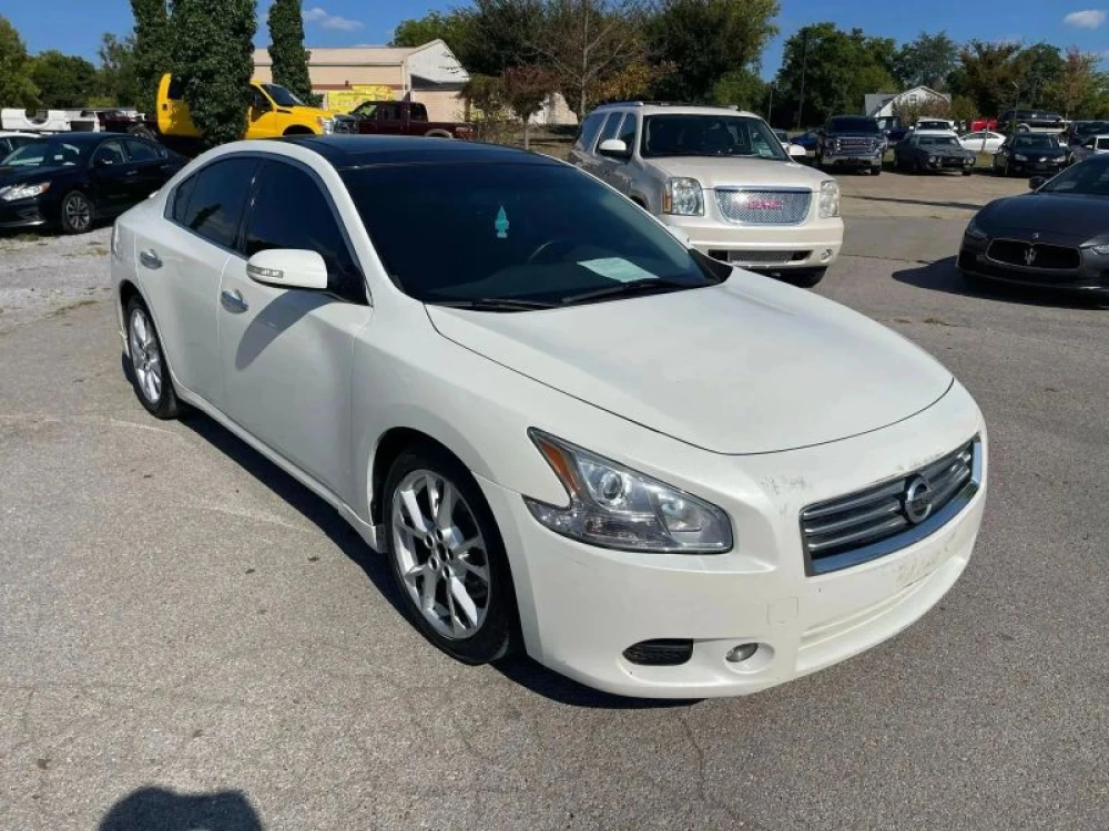 2014 Nissan Maxima SV's photo