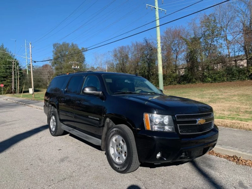2012 Chevrolet Suburban LT's photo