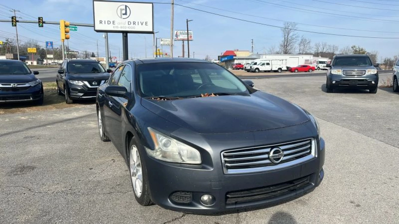2013 Nissan Maxima SV's photo