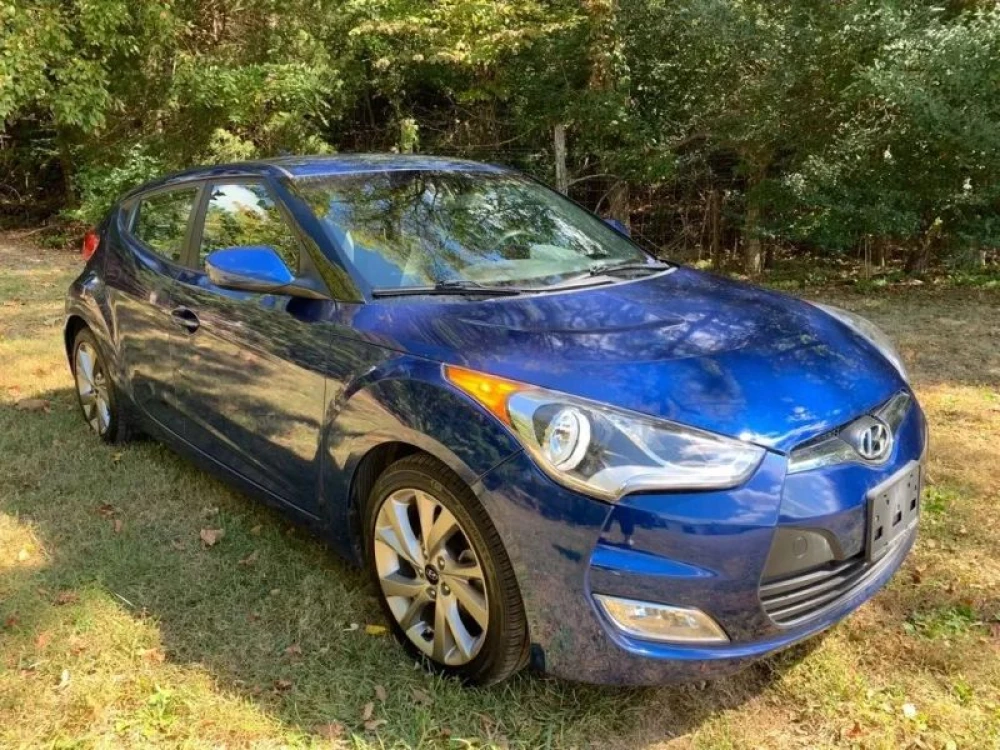 2017 Hyundai Veloster Base's photo