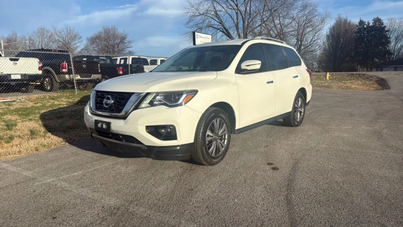 2017 Nissan Pathfinder SV