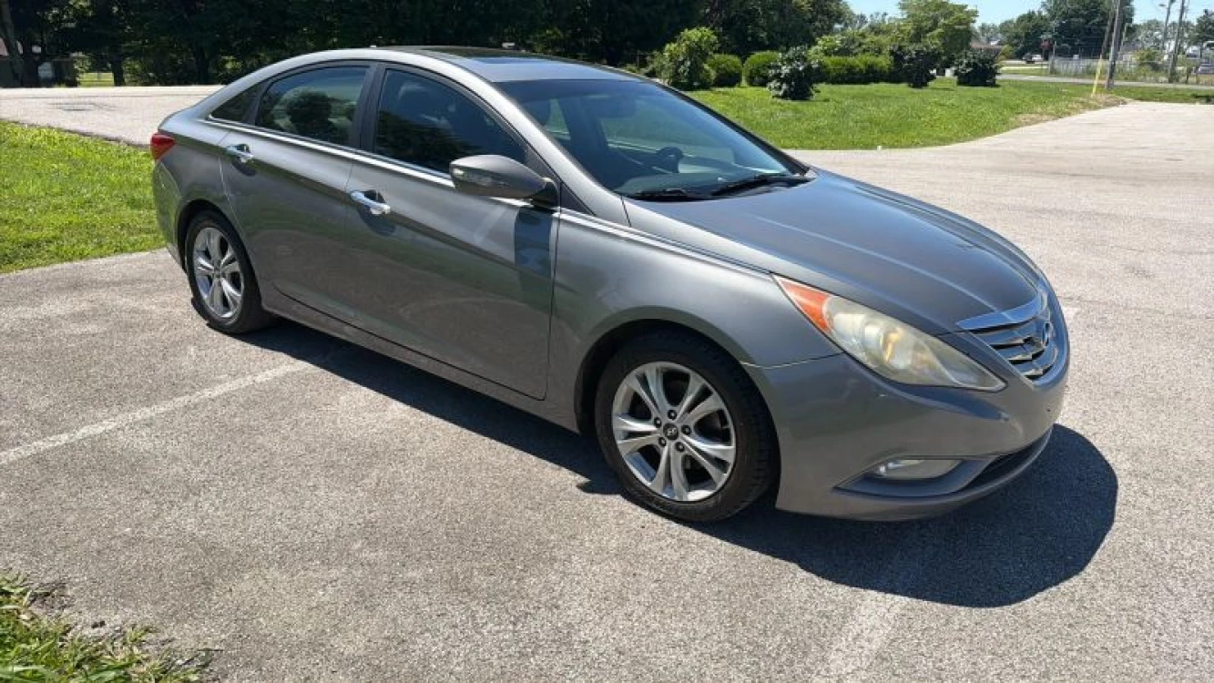 2011 Hyundai Sonata SE I4 A/T's photo