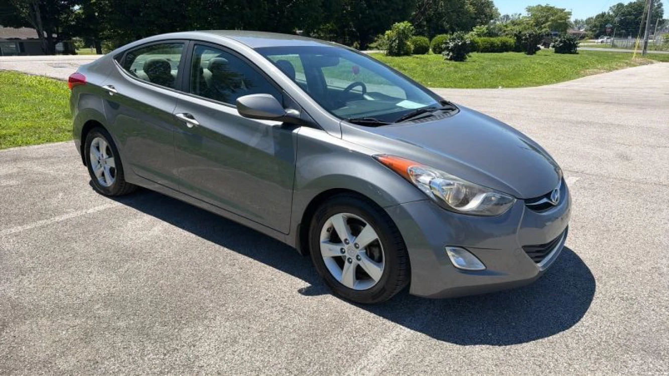 2013 Hyundai Elantra's photo