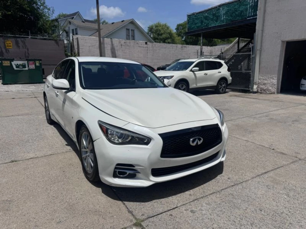 2015 INFINITI Q50's photo