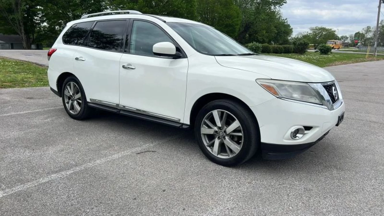 2014 Nissan Pathfinder Platinum 4WD's photo