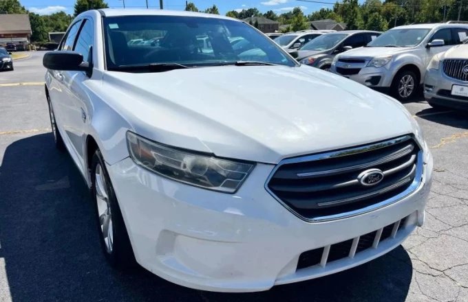 2017 Ford Taurus - Photo 16