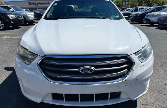 2017 Ford Taurus - Photo 17