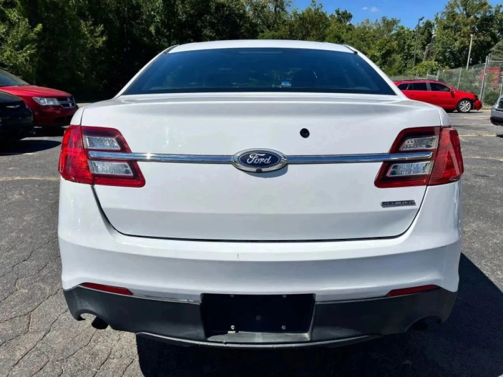 2017 Ford Taurus - Photo 7