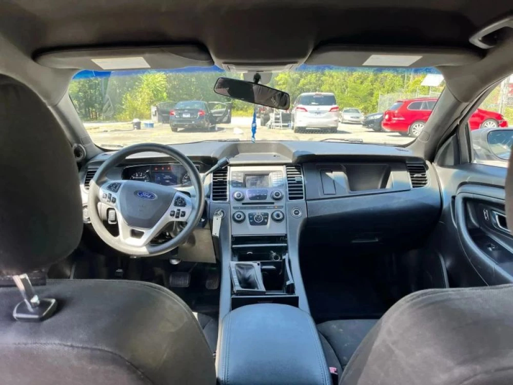 2017 Ford Taurus - Photo 14
