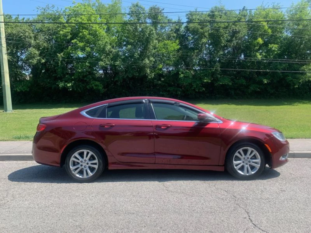 2015 Chrysler 200 Limited - Photo 3